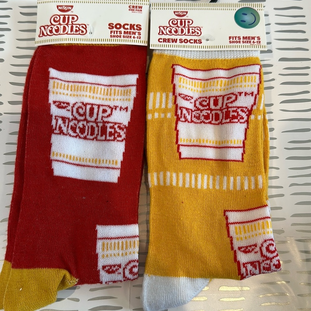 NWT Nissin Cup Noodles Men’s two pair crew socks size 6-12